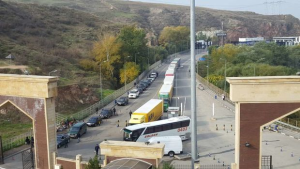 “Qırmızı Körpü”də yaranan sıxlıqla bağlı RƏSMİ AÇIQLAMA